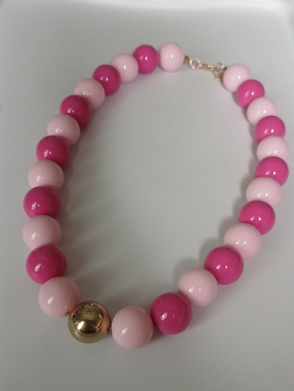 Fashion Jewelry Pink Ombre Bead Necklace with Gold Accent